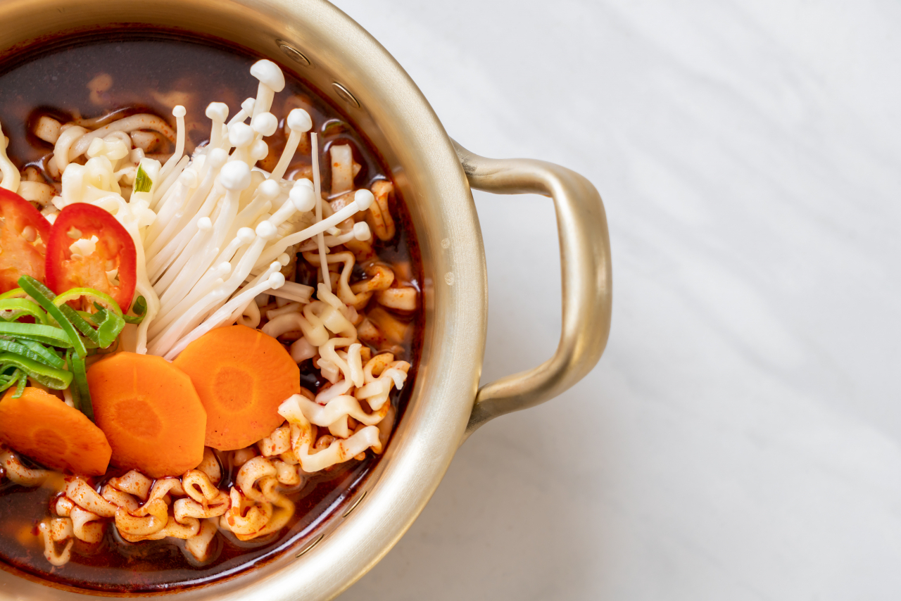 Why Do Koreans Use a Special Pot Only for Ramen?  Beware! Secret Method  May Destroy Health 