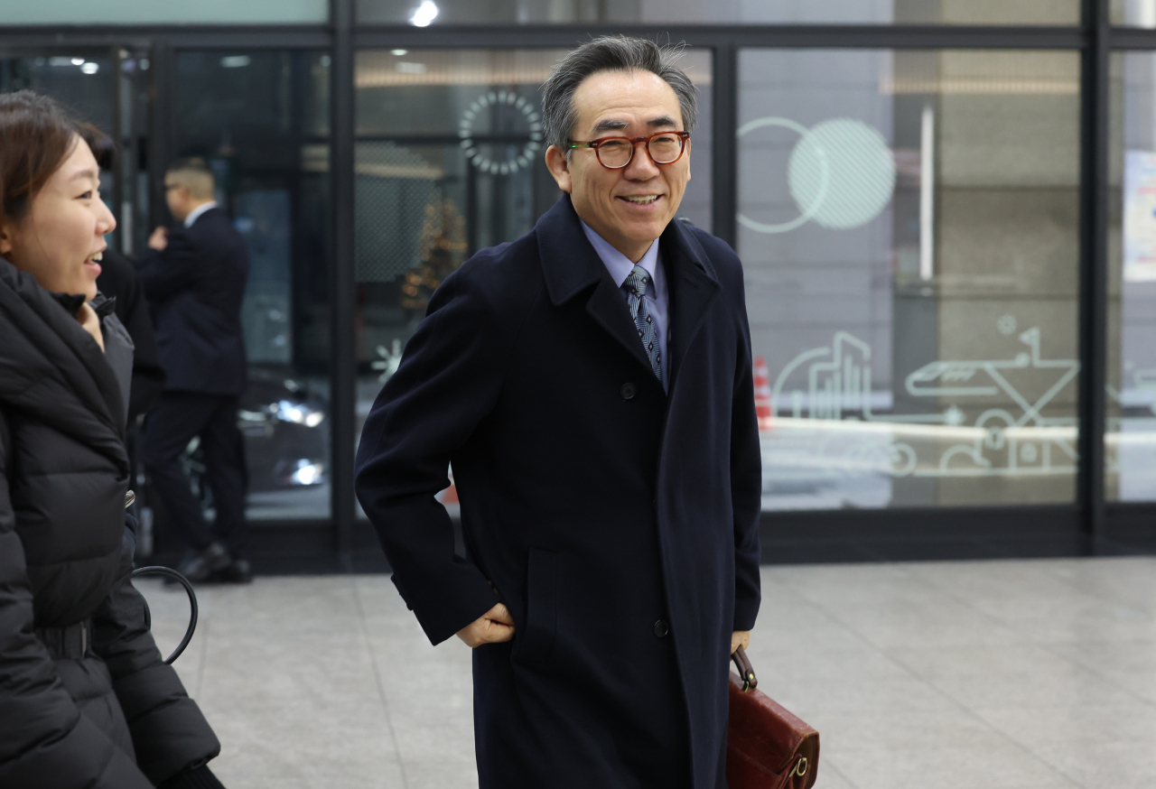 Cho Tae-yul, foreign minister nominee, speaks to reporters as he arrives his office building in central Seoul, Thursday. (Yonhap)