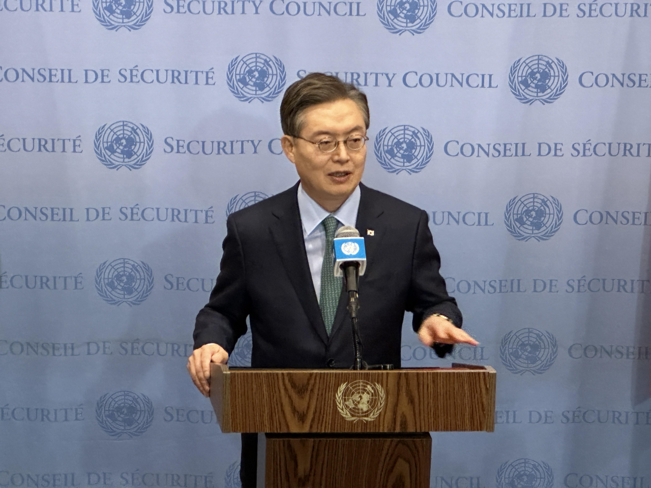 South Korean Ambassador to the United Nations Hwang Joon-kook speaks to the press at the UN headquarters in New York on Tuesday. (Yonhap)