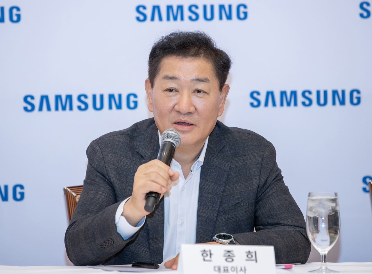 Samsung Electronics Vice Chairman and co-CEO Han Jong-hee speaks at a press briefing on the sidelines of CES 2024 in Las Vegas, Tuesday. (Samsung Electronics)