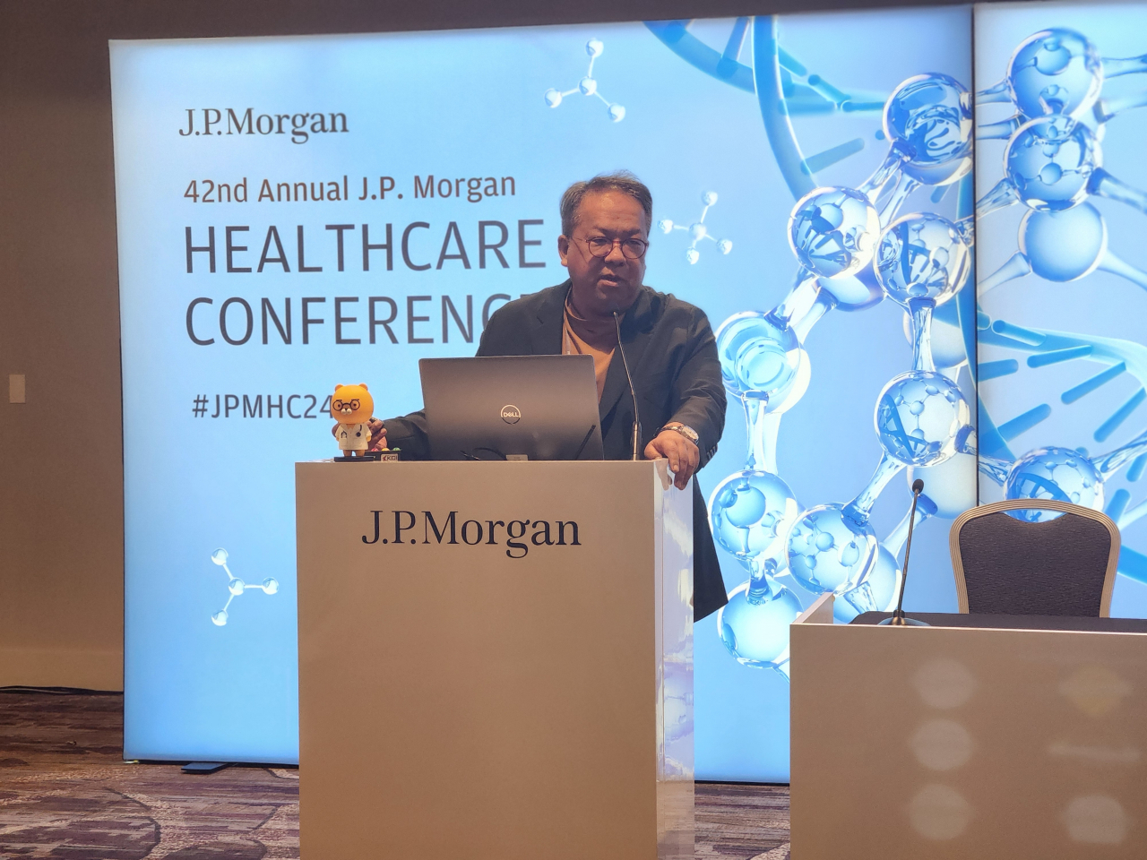 Kakao Healthcare CEO Hwang Hee speaks at the JPMorgan Healthcare Conference's Asia-Pacific track session, held in San Francisco, California, Tuesday. (Joint Press Corps.)