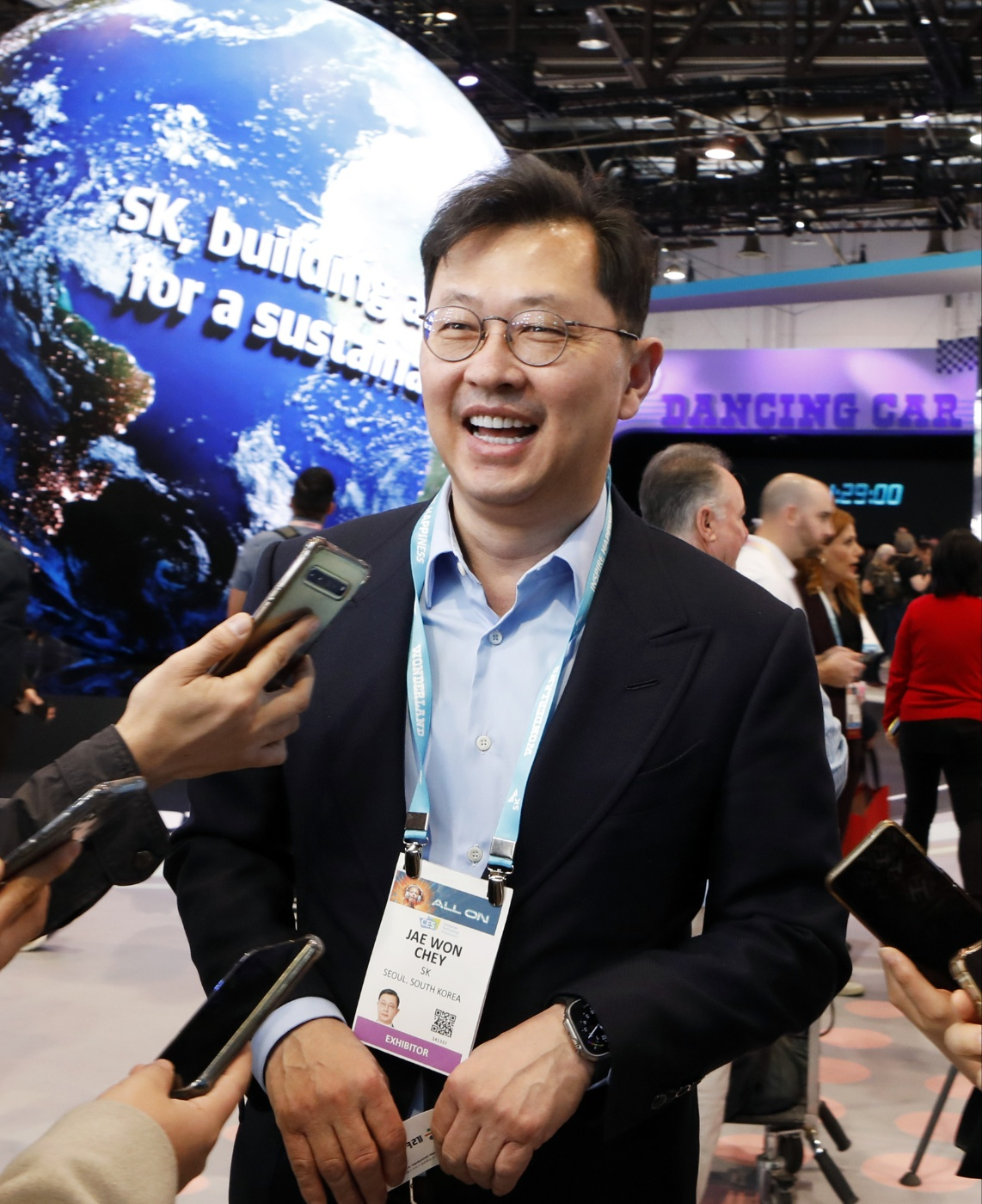 Chey Jae-won, SK On CEO and executive vice chairman of SK Group, speaks with the press at SK's exhibition booth at CES 2024 in Las Vegas on Wednesday. (SK On)