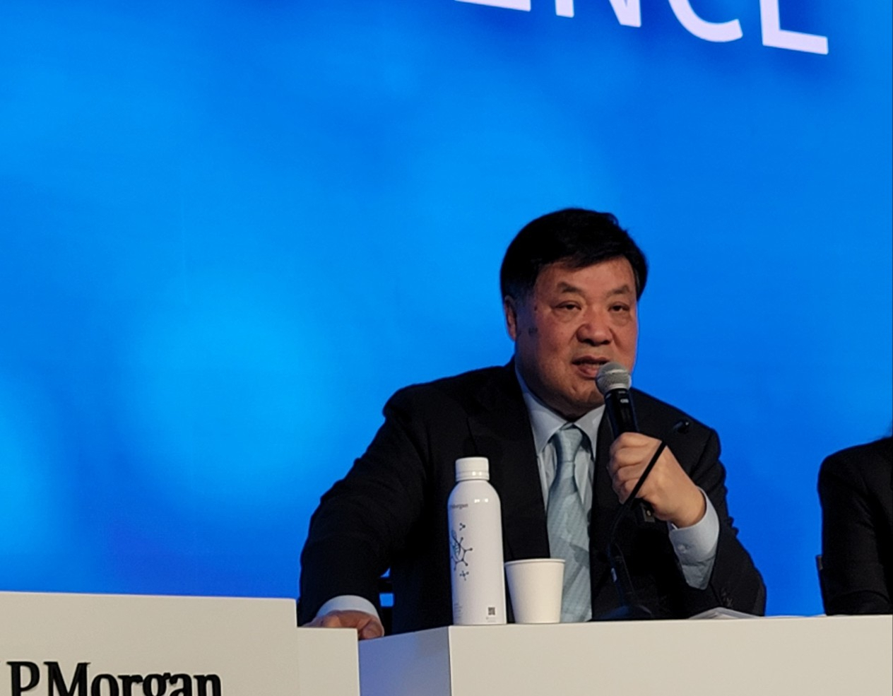 Celltrion Founder and Chairman Seo Jung-jin speaks at the J.P. Morgan Healthcare Conference in San Francisco, Wednesday. (Celltrion)