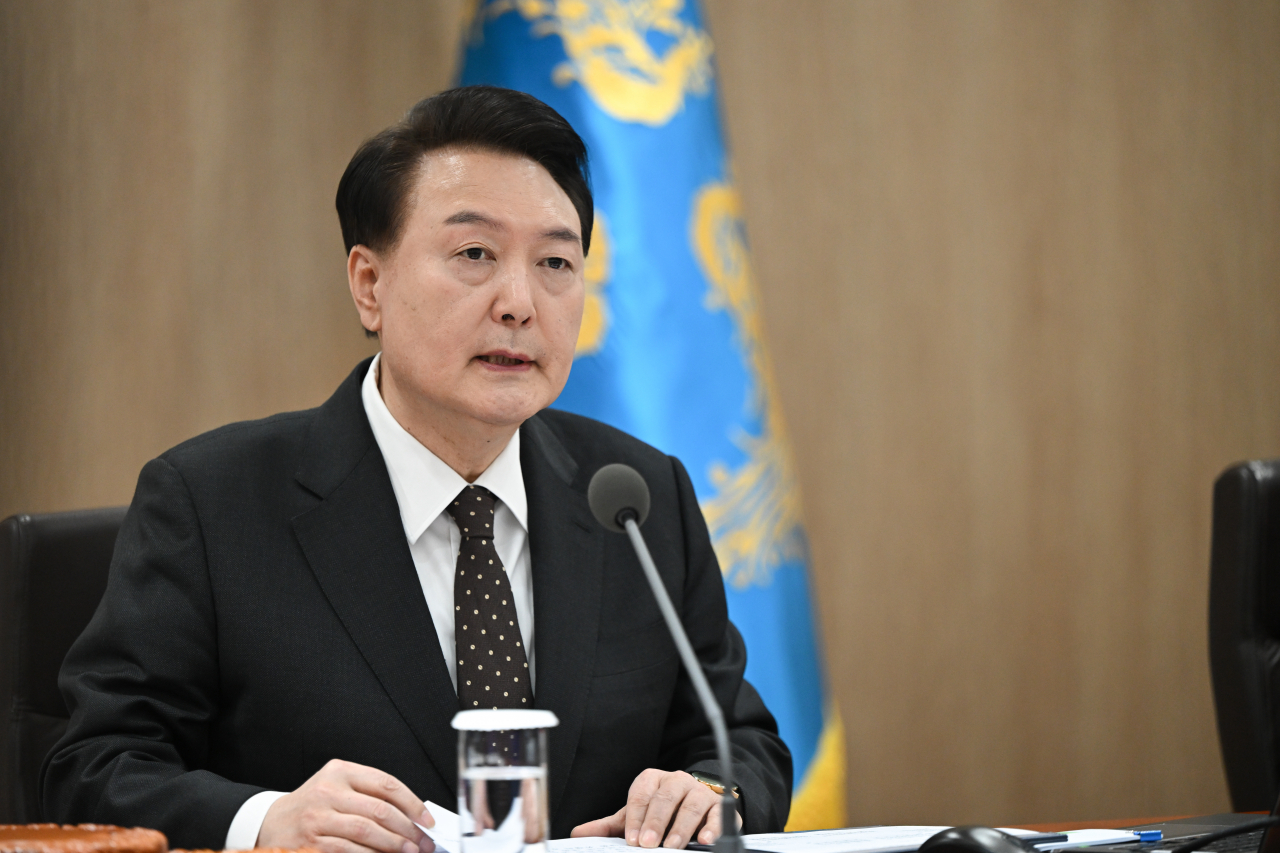 President Yoon Suk Yeol leads a Cabinet meeting at the presidential office in Seoul on Tuesday. (Yonhap)
