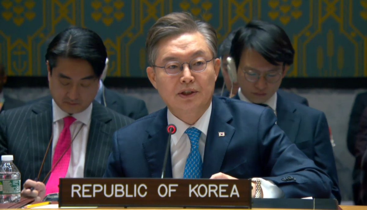 South Korean Ambassador to the UN Hwang Joon-kook speaks during a UN Security Council meeting at UN headquarters in New York on Tuesday. (Livestream of the meeting from UN Web TV)