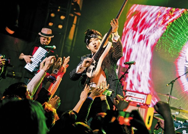 Han Kyung-rok performs during Kyungrockjeol in 2020. (Captain Rock Co.)