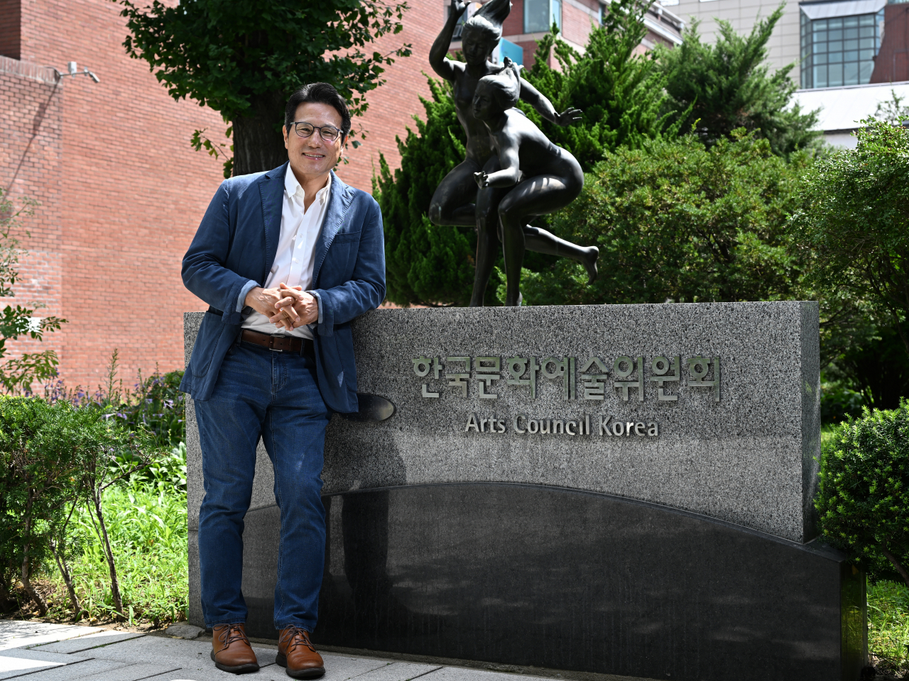 Arts Korea Council Chair Choung Byoung-gug poses in front of the council's office in Daehangno, Seoul, on July 28, 2023. (Im Se-jun/The Korea Herald)