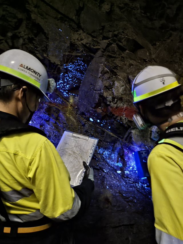 Almonty Korea Tungsten workers examine natural deposits at the Sangdong Mine in Yeongwol, Gangwon Province. (Almonty Korea Tungsten)