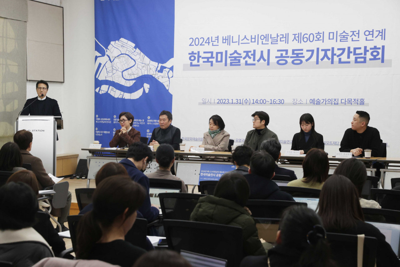 Arts Korea Council Chair Choung Byoung-gug speaks to the press Wednesday at a joint press conference for the upcoming Venice Biennale. (Yonhap)