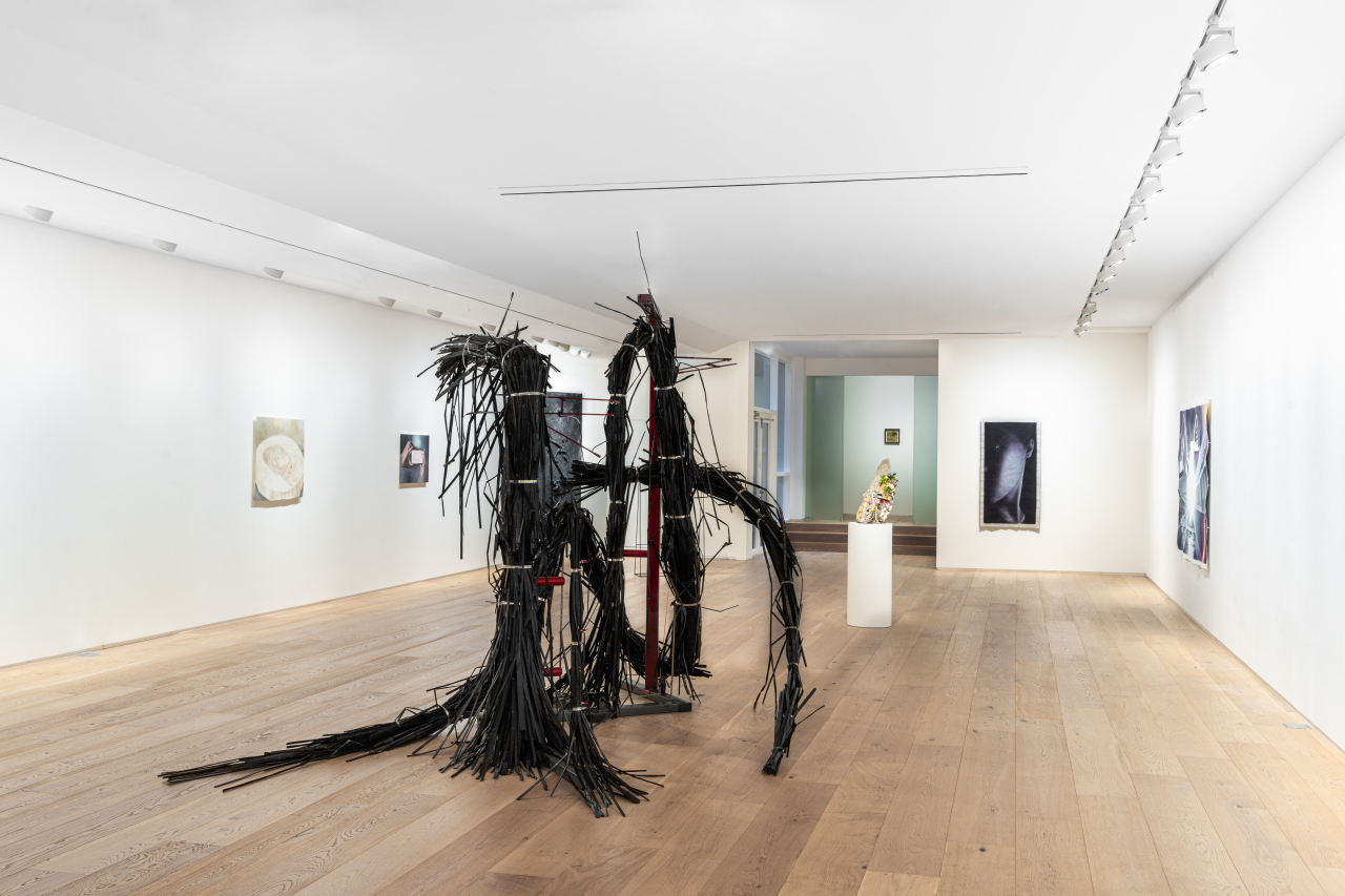 An installation view of “Nostalgics on Realities” at Thaddaeus Ropac (Courtesy of Thaddaeus Ropac gallery)