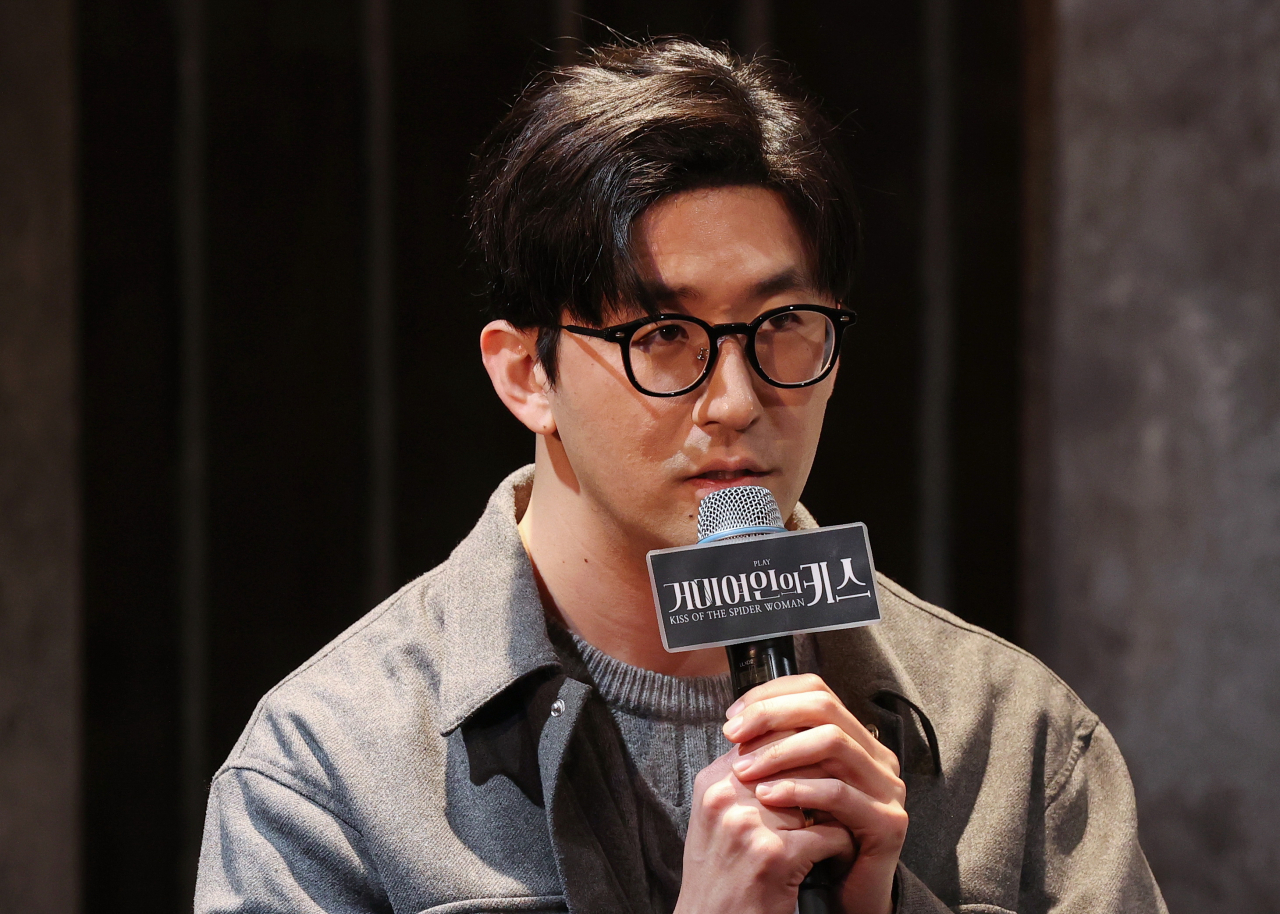 Director Park Je-young speaks in a press conference at the Yegreen Theater in Daehangno, on Friday. (Yonhap)