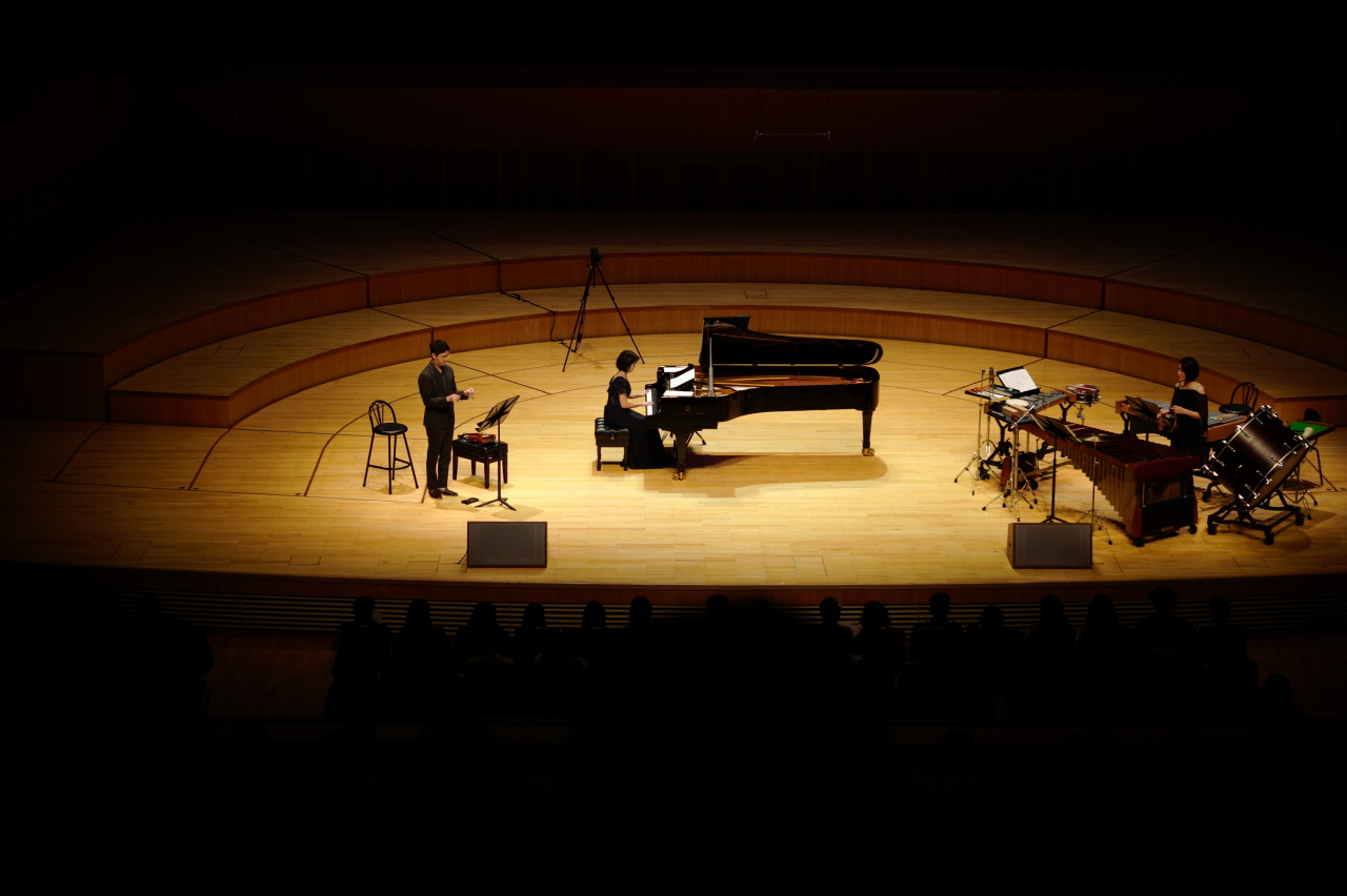 A piano trio led by pianist Elizabeth Bright performs during a concert on Feb. 9 at Lotte Concert Hall in Jamesil, Seoul. (Lotte Concert Hall)