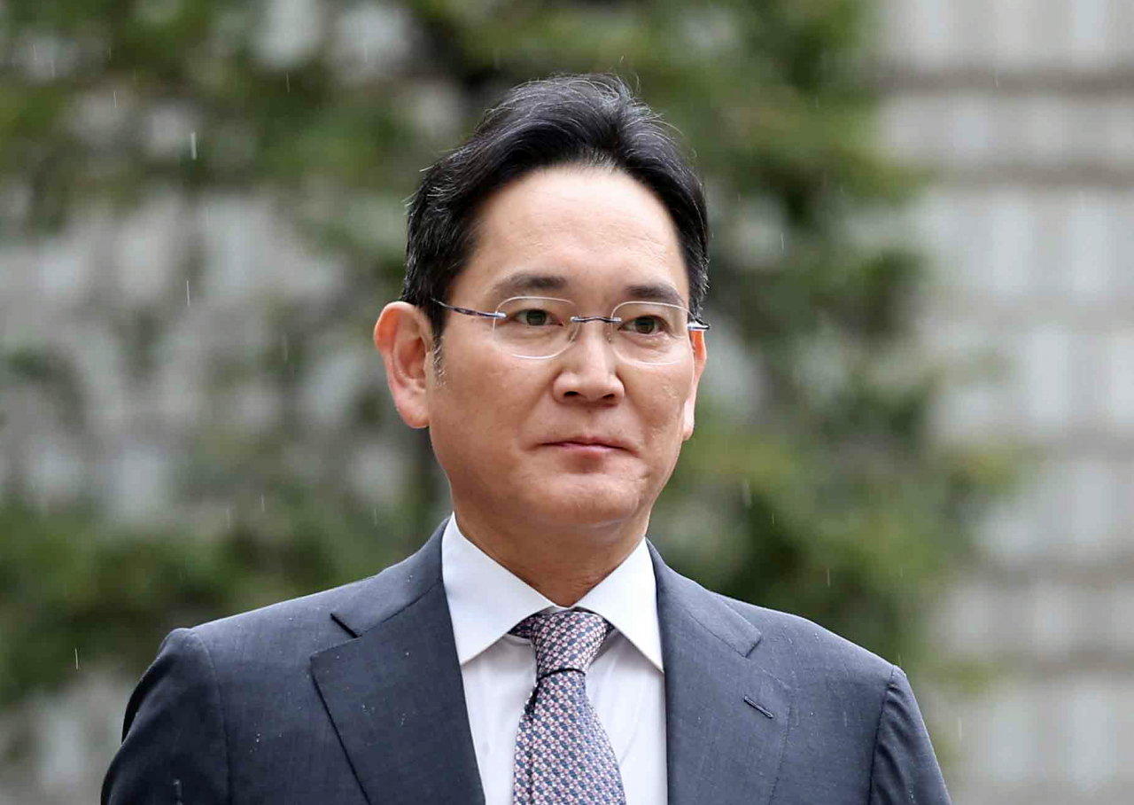 Samsung Electronics Chairman Lee Jae-yong attends a verdict hearing at the Seoul Central District Court in Seoul on Monday. (Yonhap)