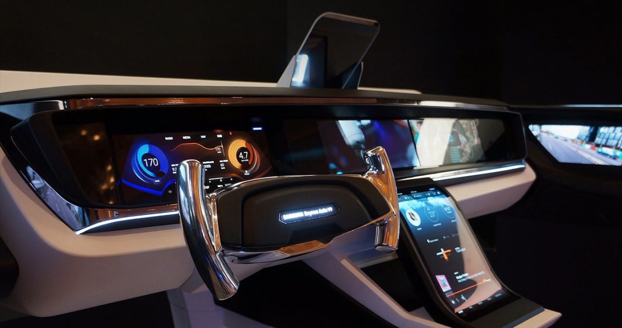 A concept vehicle information system powered by Samsung Electronics' Exynos Auto V9 processor, which Hyundai Motor has announced to integrate into its vehicles from 2025. (Samsung Electronics)