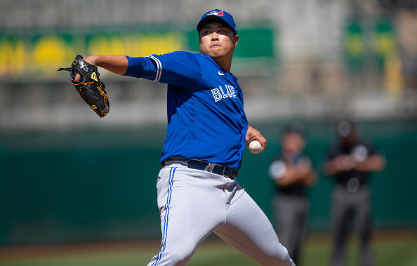 Ryu Hyun-jin of the Toronto Blue Jays pitches during the game against the Oakland Athletics at RingCentral Coliseum on September 6, 2023 in Oakland, California. (Getty Images)