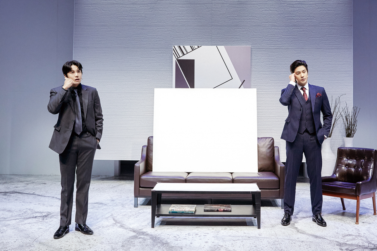 Actors Park Eun-seok (left) and Sung Hoon perform a scene from 