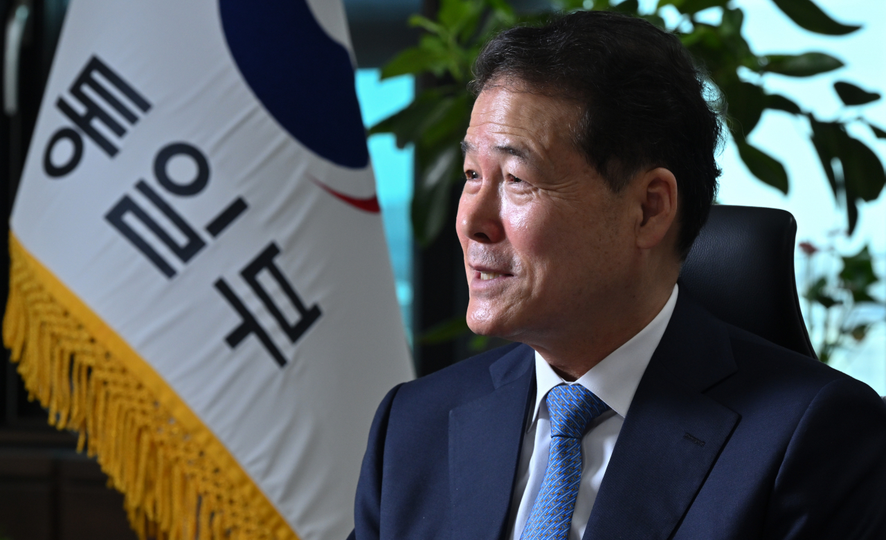 South Korean Unification Minister Kim Yung-ho speaks during an exclusive interview with The Korea Herald on Friday at his office in Seoul. (Im Se-jun/ The Korea Herald)