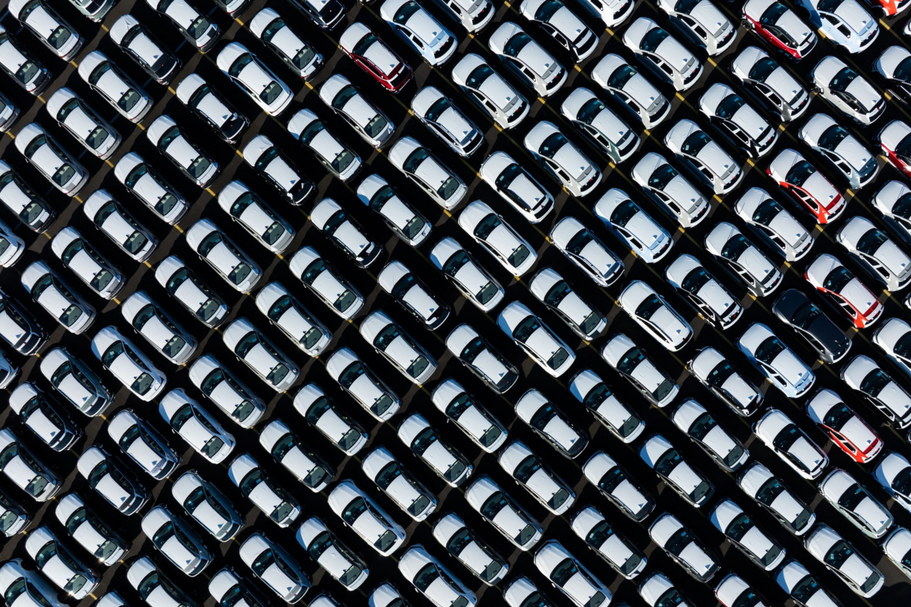 Hyundai Motor vehicles bound for export await shipment at a port near the company's plant in Ulsan in January. (Bloomberg)