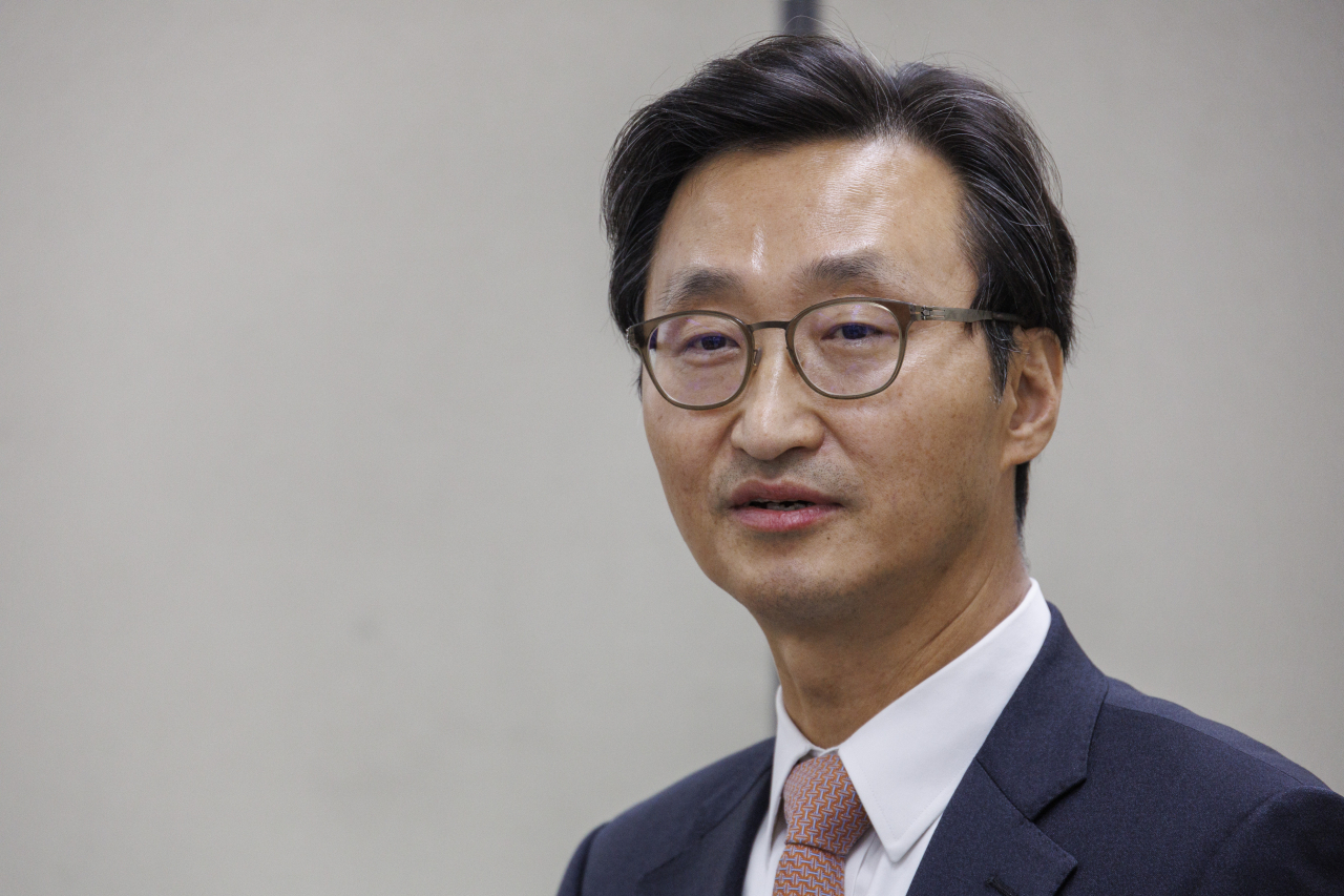Lee Tae-woo, South Korea's chief negotiator for the 12th Special Measures Agreement between South Korea and the United States, speaks to reporters at the Foreign Ministry building in Seoul on Tuesday. (Yonhap)