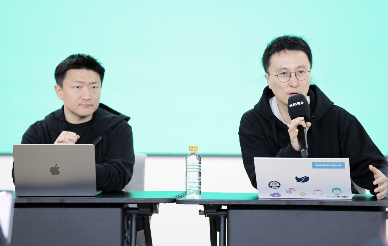 Naver Labs Executive Officer Peck Jong-yoon (left) and Naver Cloud General Leader Kim Hyo speak at a press briefing held at Naver 1784 headquarters building in Gyeonggi Province on Tuesday. (Naver)