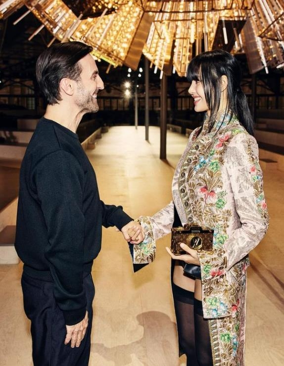 Lisa talking with Nicolas Ghesquiere at Louis Vuitton F/W 2024 show in Paris, France (Lisa's Instagram account)