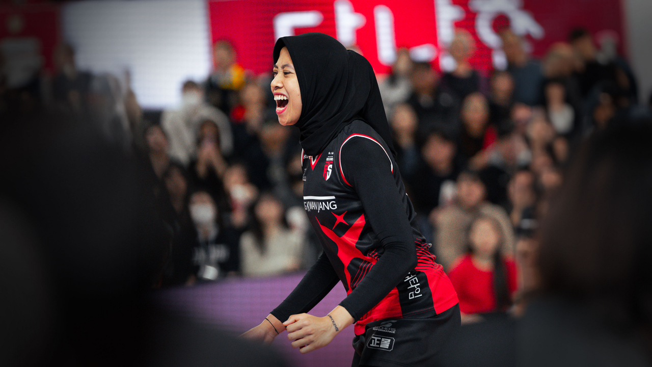 Megawati Hangestri Pertiwi reacts during a match against Hillstate on Feb. 4 at Chungmu Gymnasium in Daejeon. Red Sparks defeated Hillstate 3-2. (Hugh Hong/The Korea Herald)
