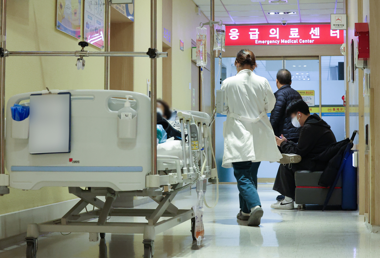 An emergency medical center at a hospital located in Seoul, Tuesday (Yonhap)