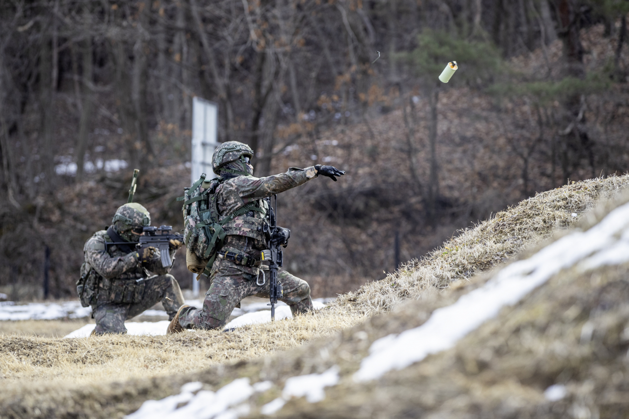 South Korean soldiers participate in a training exercise in Paju, Gyeonggi Province, Feb.27. (Republic of Korea Army)