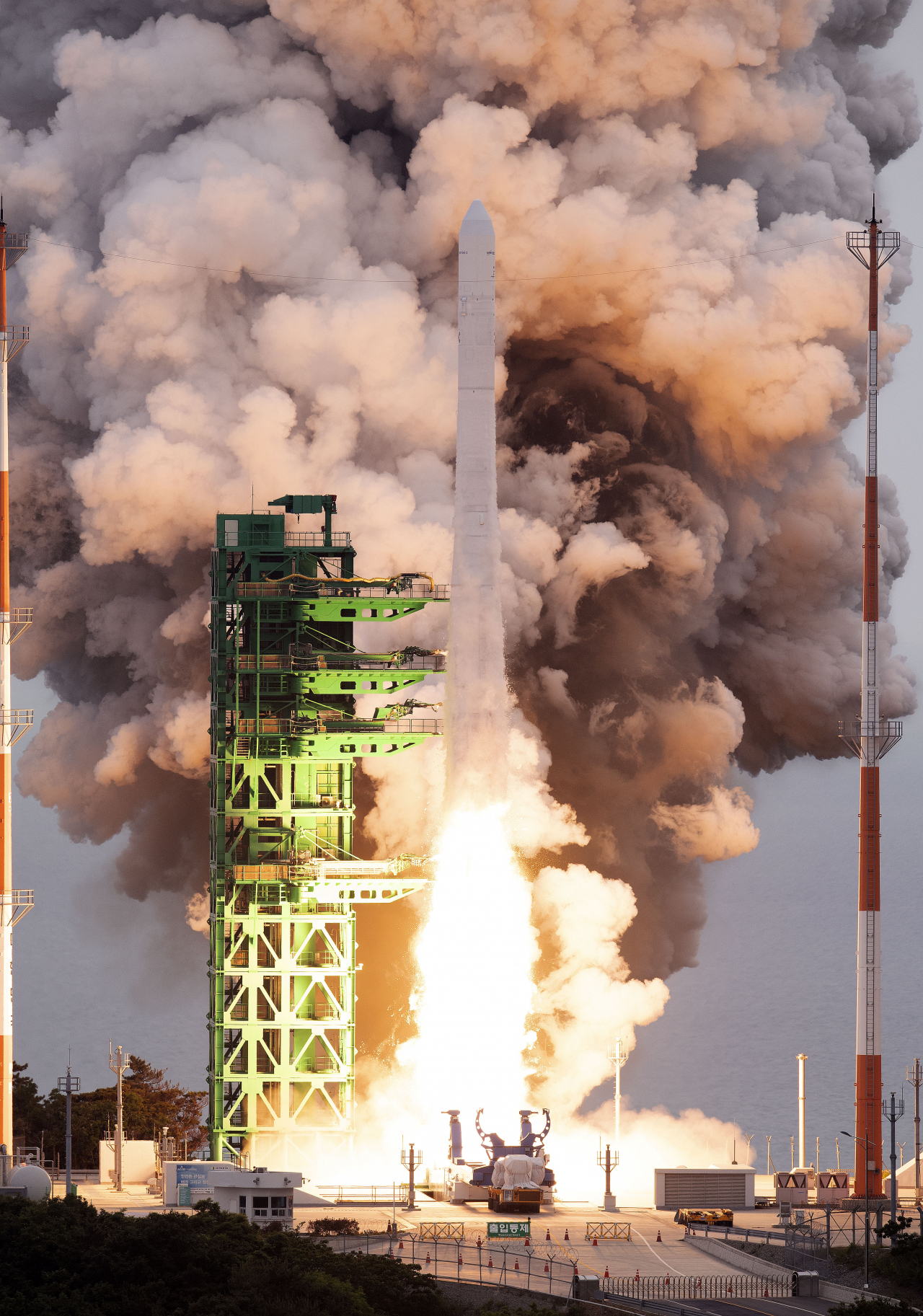 South Korea's homegrown Nuri space rocket blasts off from the Naro Space Center in Goheung, South Jeolla Province, May 25, 2023. (Hanwha Aerospace)