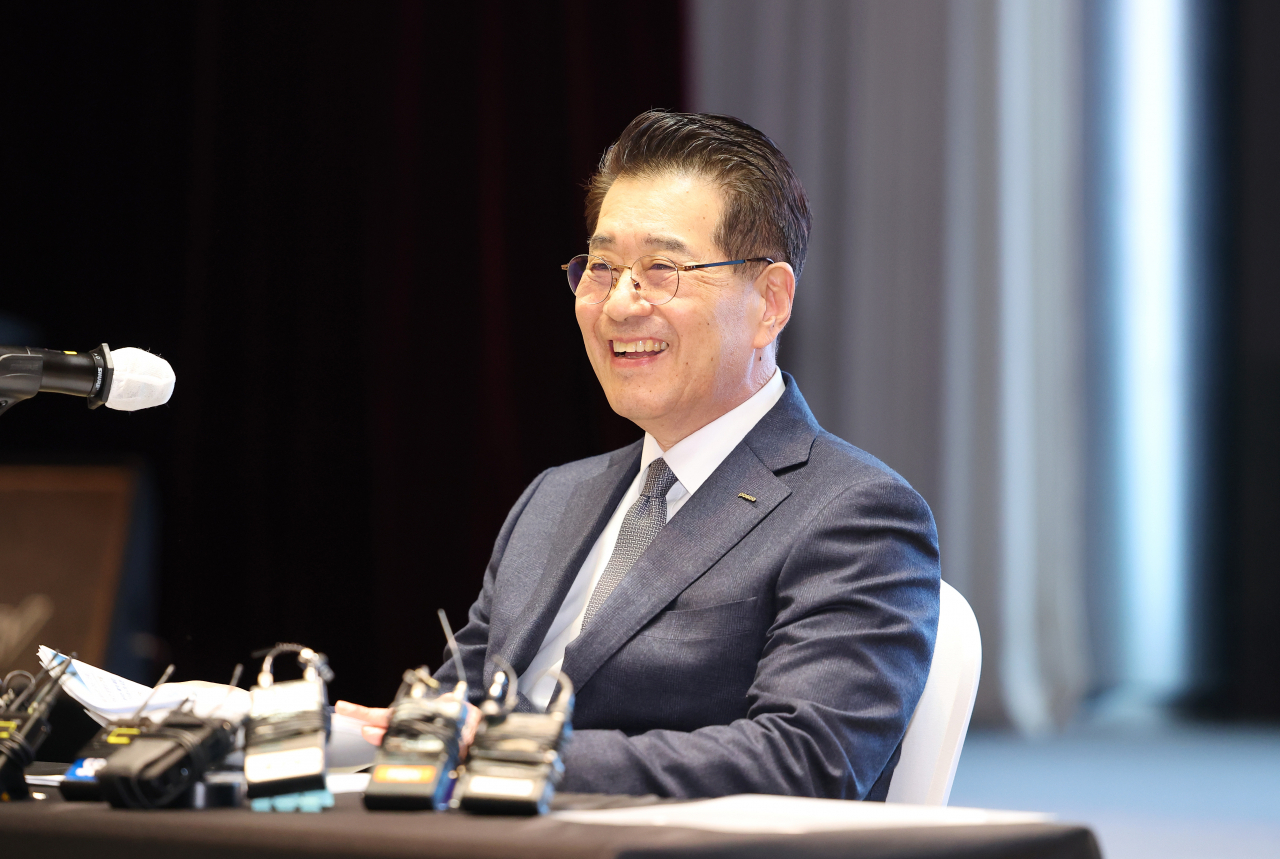 Posco Group's new chairman, Chang In-hwa, speaks during a press conference at Posco Center in Gangnam, Seoul, on Thursday. (Yonhap)