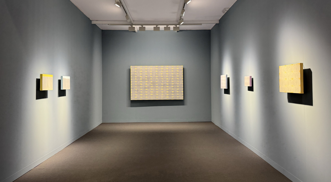 Works by the late Park Seo-bo are on display at Johyun Gallery's booth at Art Basel Hong Kong at the Hong Kong Convention and Exhibition Center. (Park Ga-young/The Korea Herald)