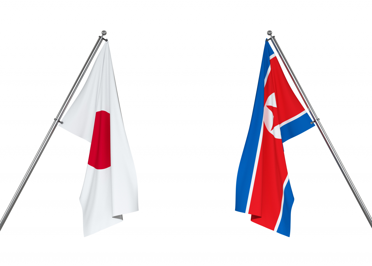 Japanese (left) and North Korean national flags. (123rf)