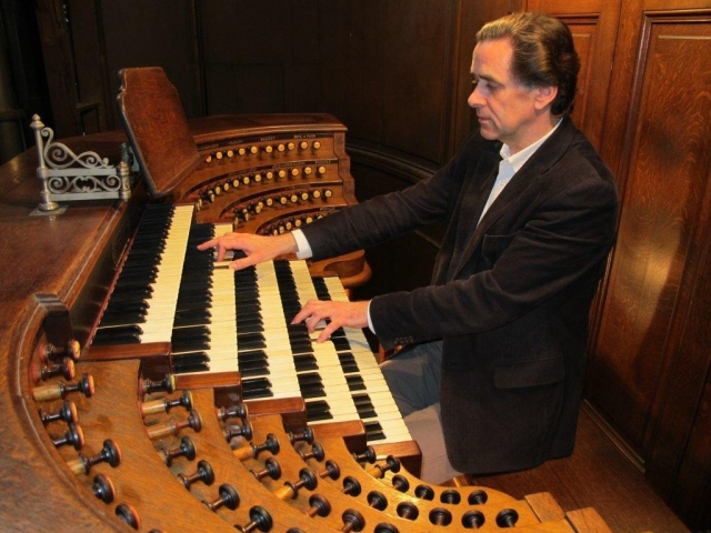 Dutch organist Ben van Oosten (Lotte Concert Hall)