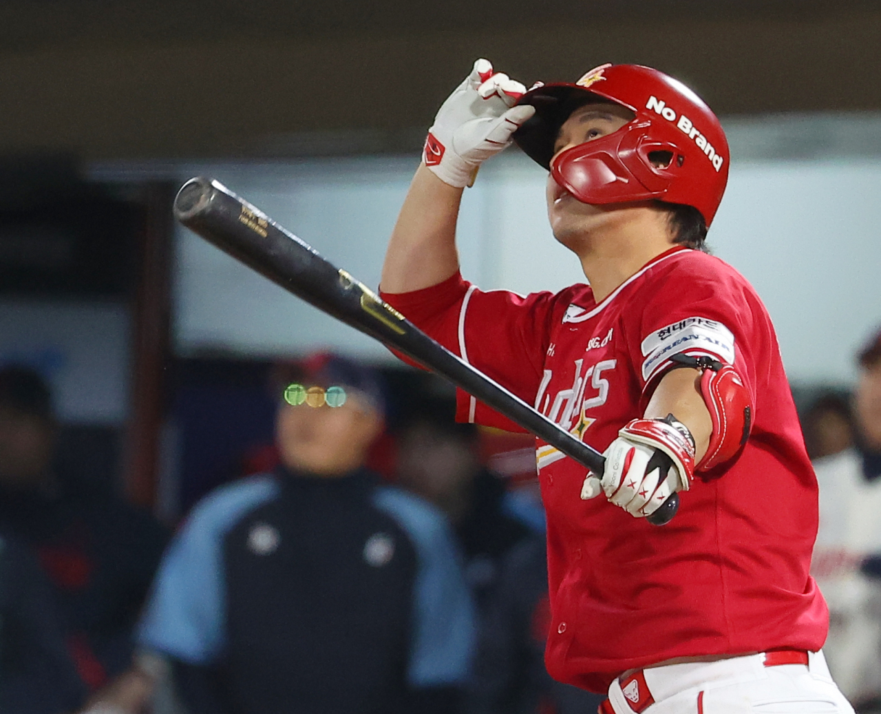 Choi Jeong of the SSG Landers hits a solo home run against the Kia Tigers during a Korea Baseball Organization regular-season game at Incheon SSG Landers Field in Incheon, west of Seoul. (Yonhap)