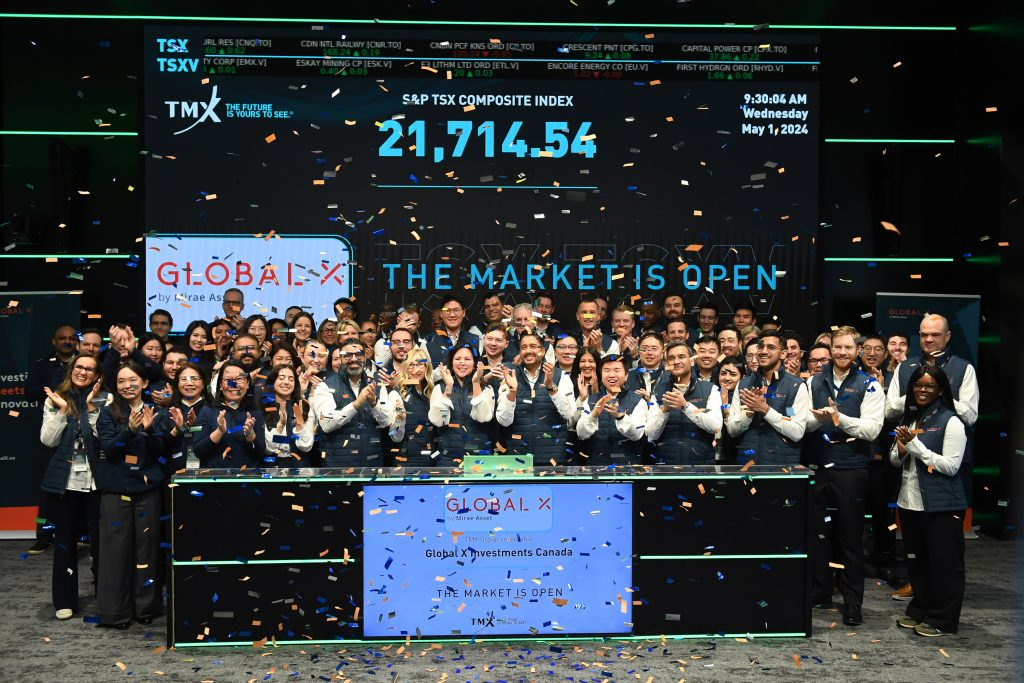 Global X Canada CEO Rohit Mehta (eighth from left), company officials, and industry stakeholders pose for a photo at a rebranding marketing open ceremony at the Toronto Stock Exchange in Canada on Wednesday. (Mirae Asset Global Investments)
