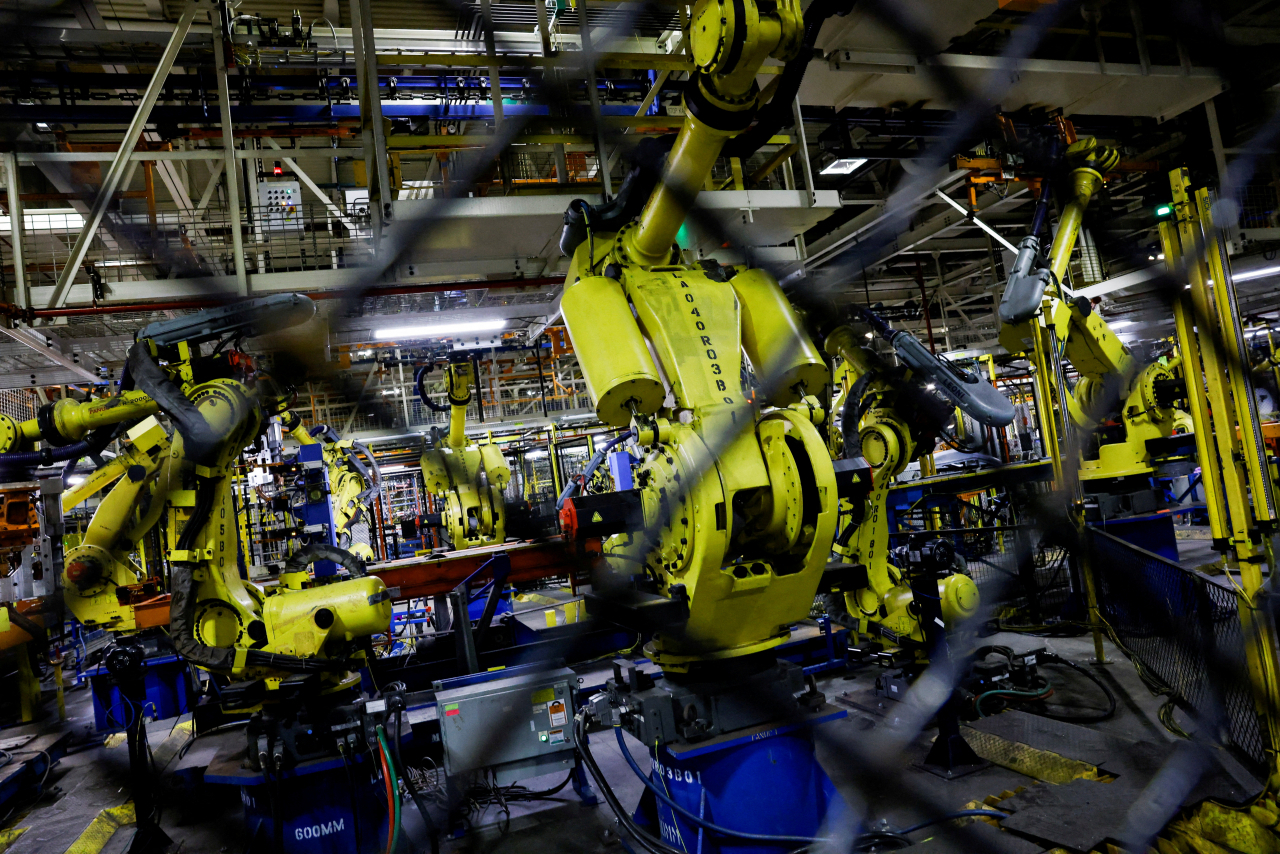 Manufacturing equipment is seen during a tour of Foxconn's electric vehicle production facility in Lordstown, Ohio, US, November 30, 2022. (Reuters-Yonhap)