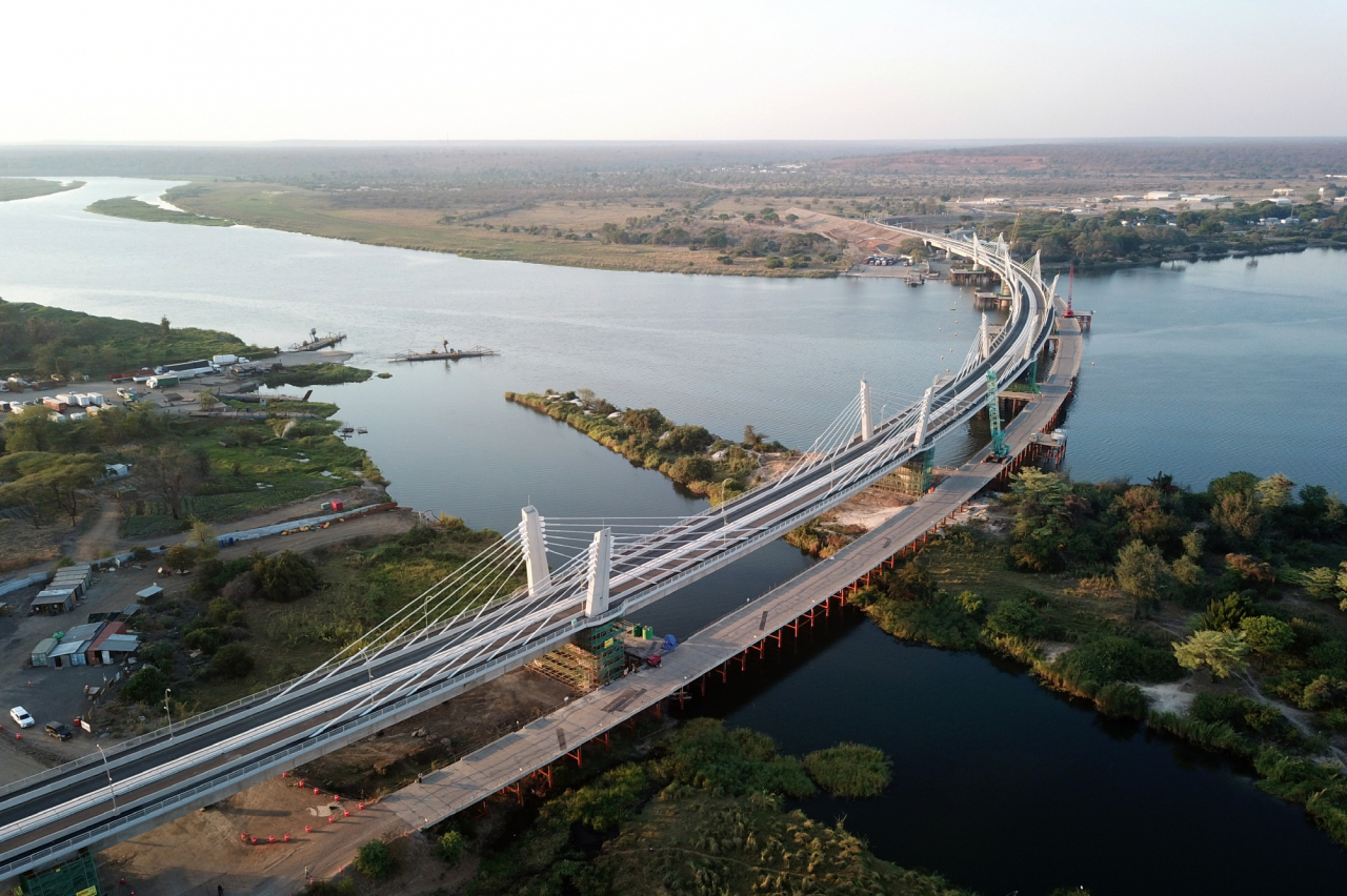 The Kazungula Bridge connects Zambia and Botswana across the Zambezi River in south-central Africa. (Daewoo E&C)
