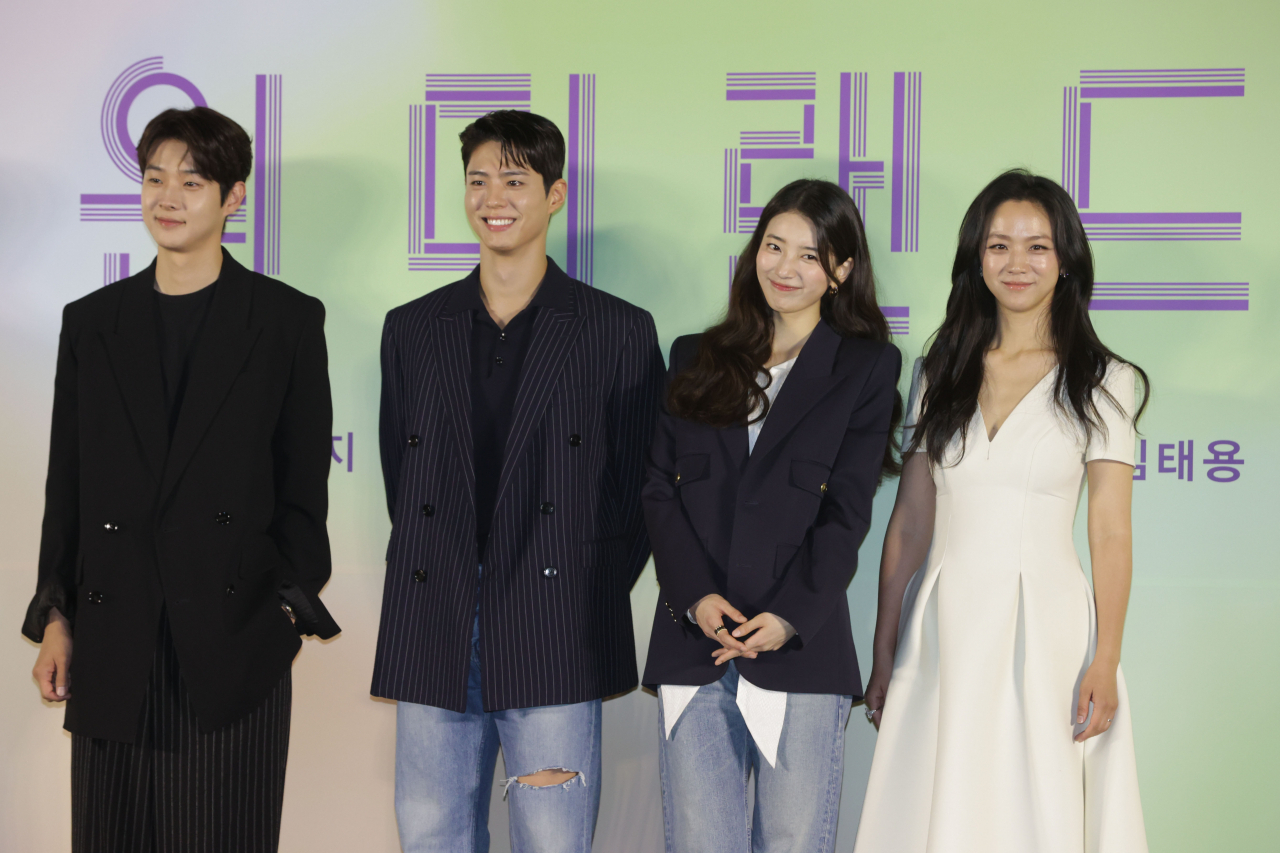 (From left) Choi Woo-shik, Park Bo-gum, Suzy and Tang Wei of “Wonderland” pose for a photo during a press conference held in CGV Yongsan, Seoul, Thursday. (Yonhap)