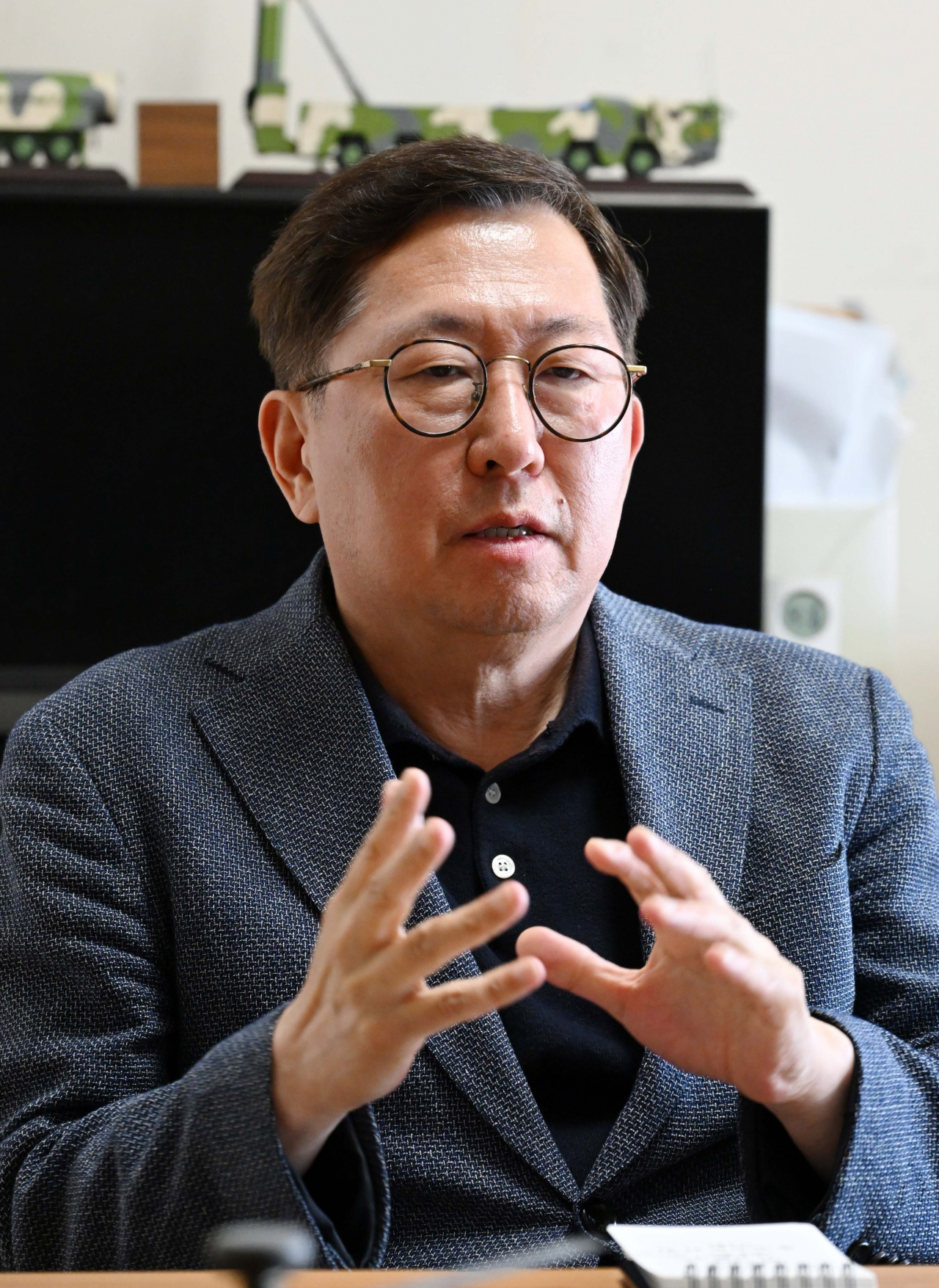Yu Yong-weon, a lawmaker-elect with the ruling People Power Party, speaks with The Korea Herald at the Korea Defense and Security Forum’s office in Yongsan, central Seoul, on Friday. (Lee Sang-sub/The Korea Herald)