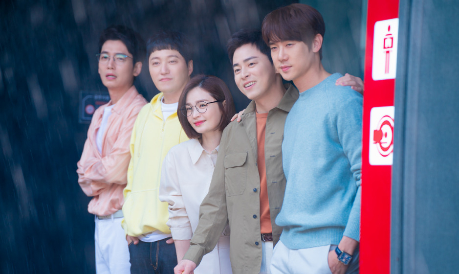 From left: Jung Kyoung-ho, Kim Dae-myung, Jeon Mi-do, Cho Jung-seok and Yoo Yeon-seok star in the scene of 