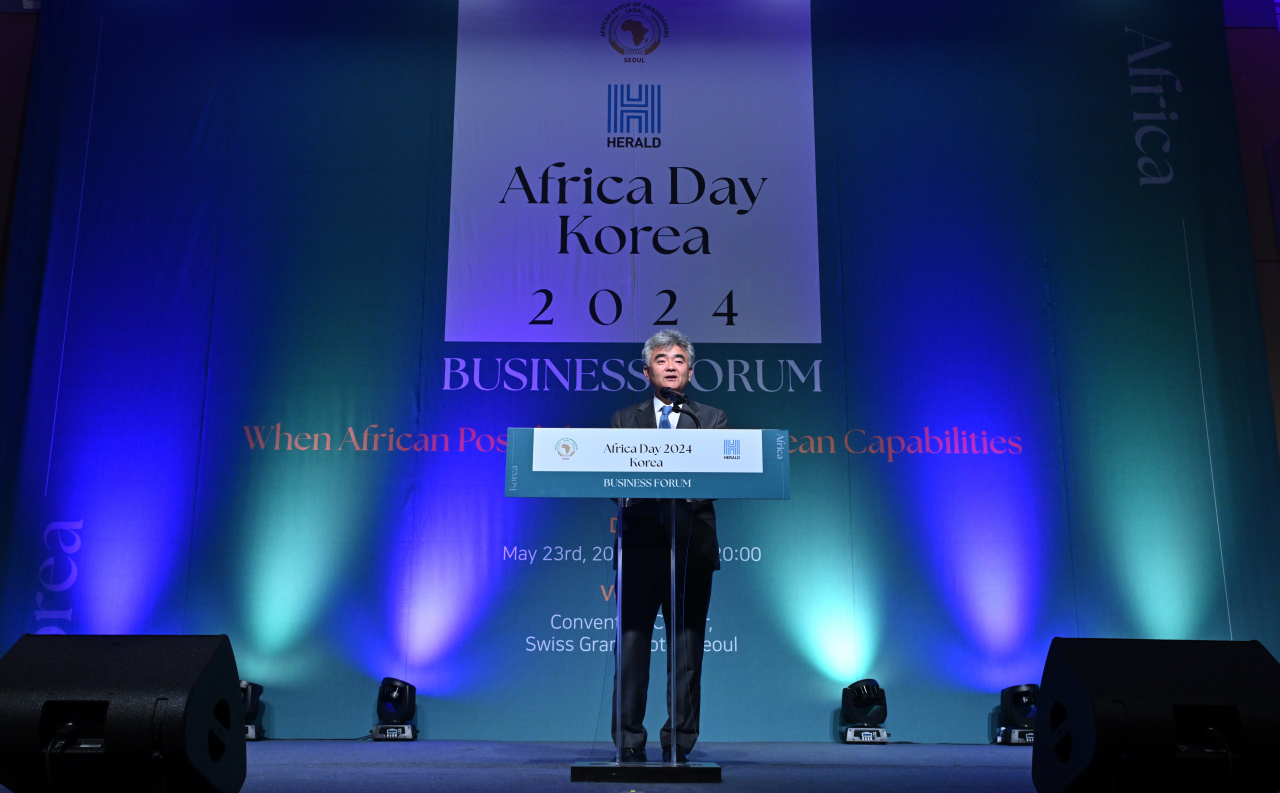 Jung Won-joo, chairman of Herald Media Group, speaks during the Africa Day 2024 Korea Business Forum held Thursday in Seoul. The forum was co-hosted by The Korea Herald and the African Group of Ambassadors in Korea. (Im Se-jun/The Korea Herald)