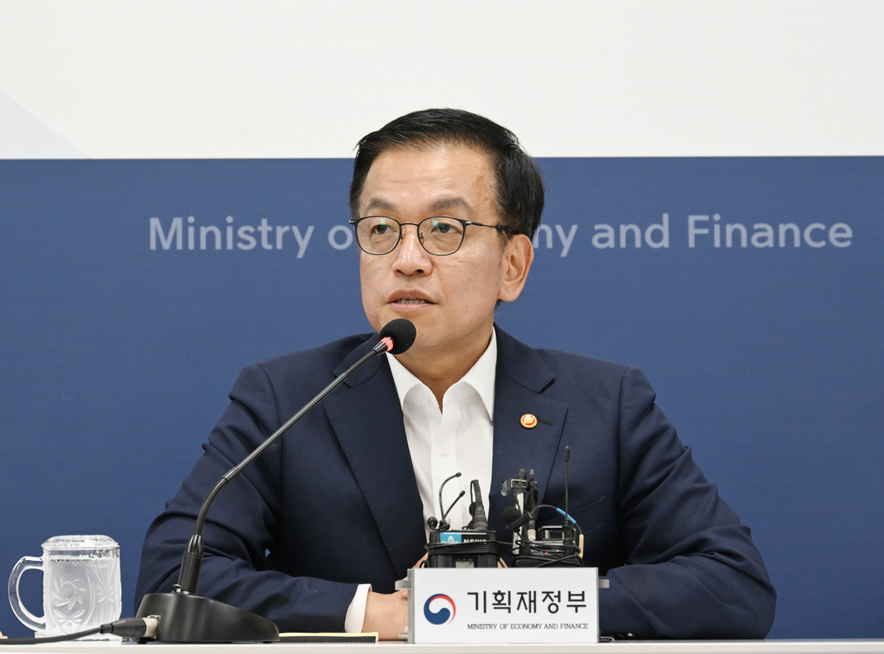 South Korean Finance Minister and Deputy Prime Minister Choi Sang-mok speaks during a meeting with the local journalists at the government complex in Sejong on Monday. (Ministry of Economy and Finance)