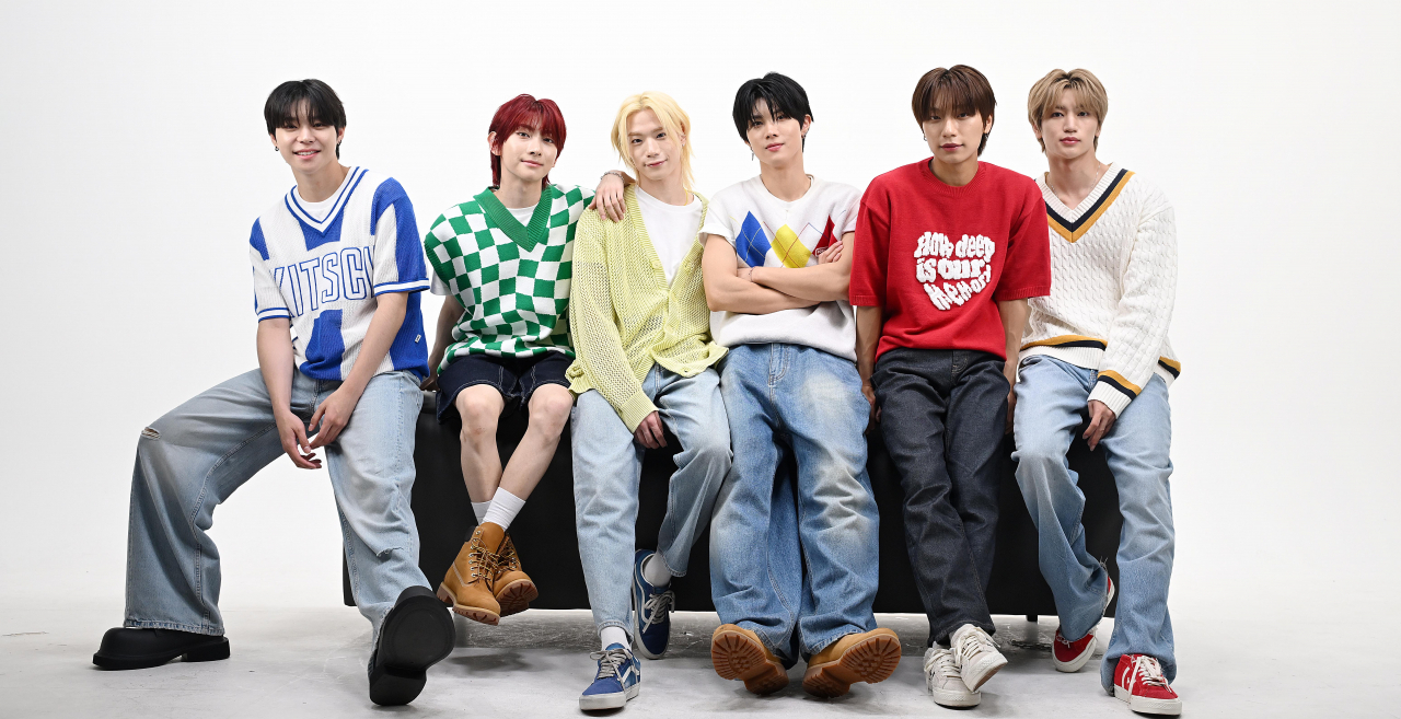 From left: Blitzers members Jinhwa, Sya, Chris, Juhan, Wooju and Lutan pose for a picture during an interview with The Korea Herald, June 11. (Lee Sang-sub/The Korea Herald)