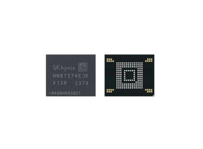 SK hynix's Zoned UFS 4.0 NAND Flash chip, a mobile NAND solution product for on-device AI applications, released in May (SK hynix)