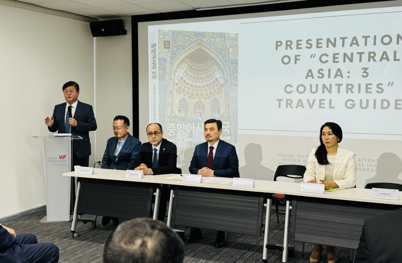 Attendees participate in an event organized by the Korea-Central Asia Cooperation Forum Secretariat to commemorate the book's publication at the Korea Foundation in central Seoul, Tuesday. (Sanjay Kumar/ The Korea Herald)