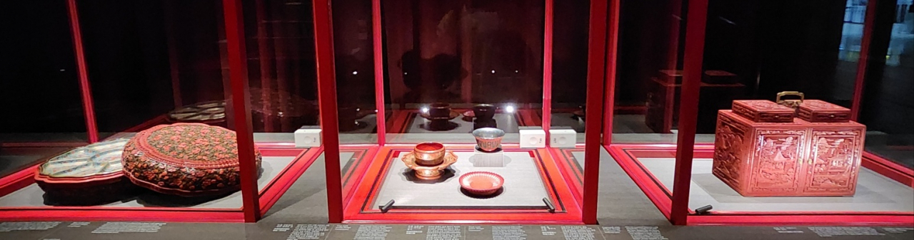 Chinese lacquerware is on display at the exhibition “Lacquerware of East Asia” in the National Museum of Korea. (Choi Si-young/The Korea Herald)