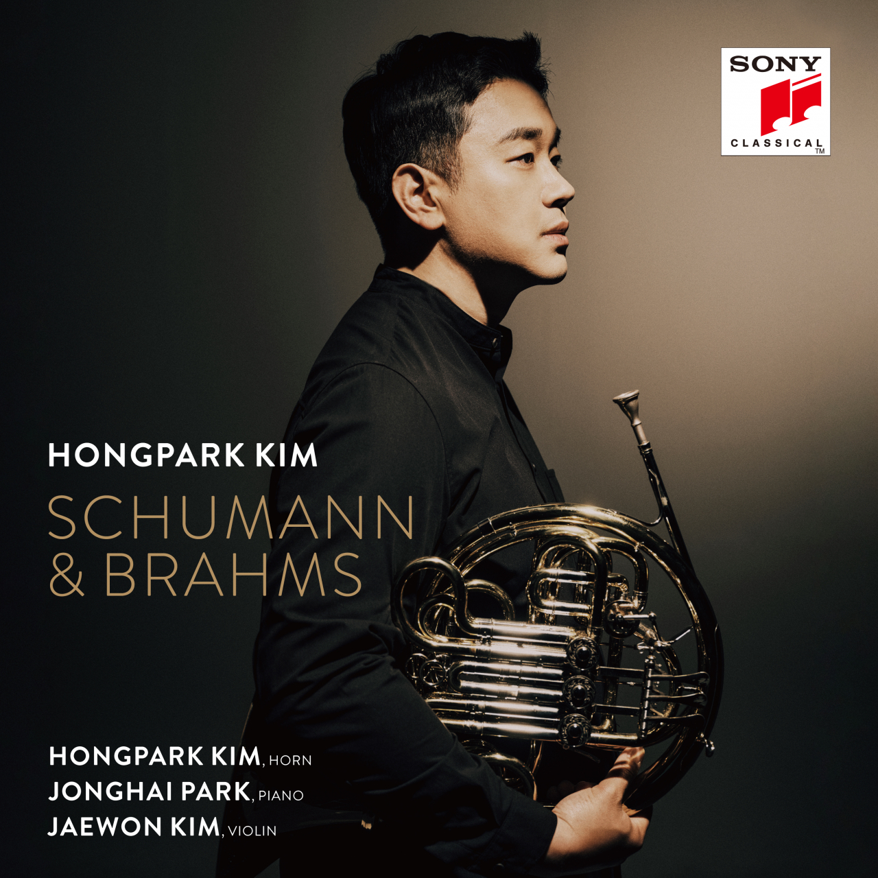 The cover of South Korean hornist Kim Hong-park 's first ablum 