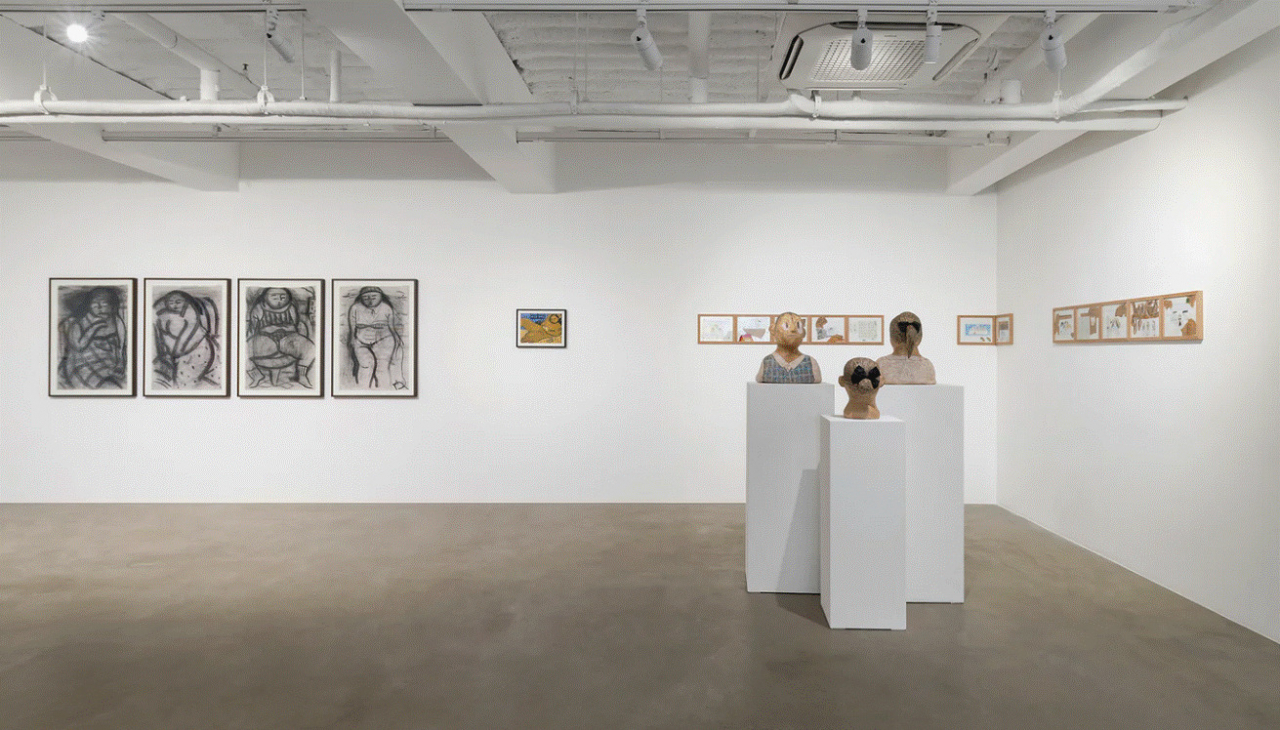 Installation view of “Traces and Threads