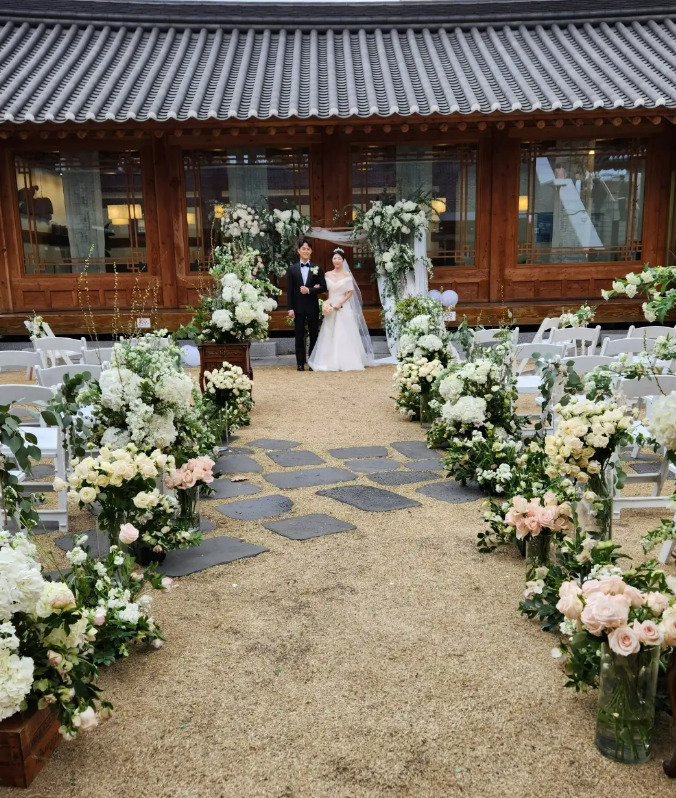 A wedding rehearsal takes place at the Seoul K-Medi Center in Dongdaemun-gu, Seoul, operated as a public wedding venue. (Seoul Metropolitan Government)