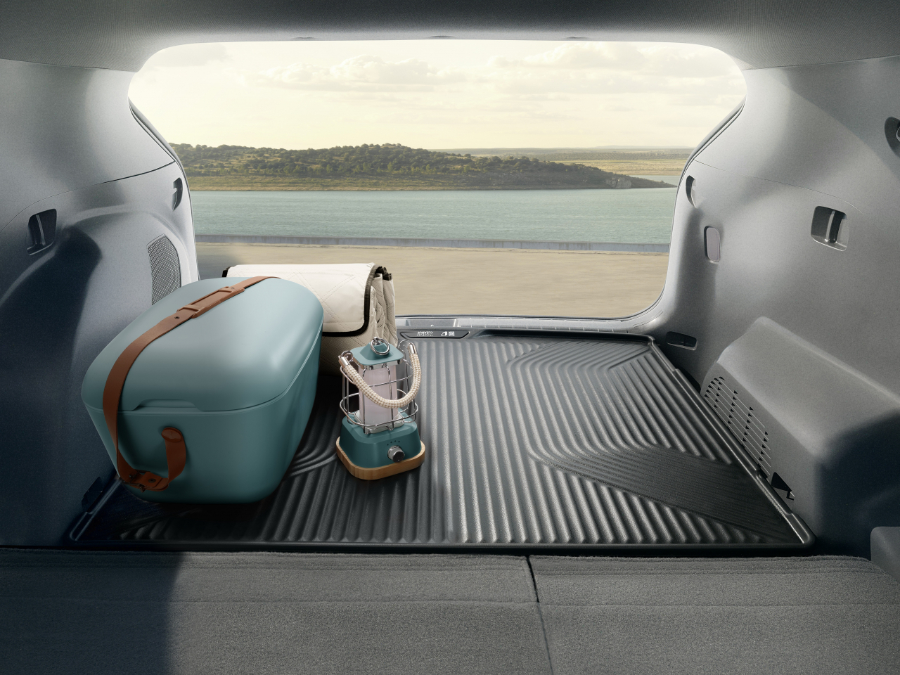 [Photo News] Kia turns ocean trash into trunk liner